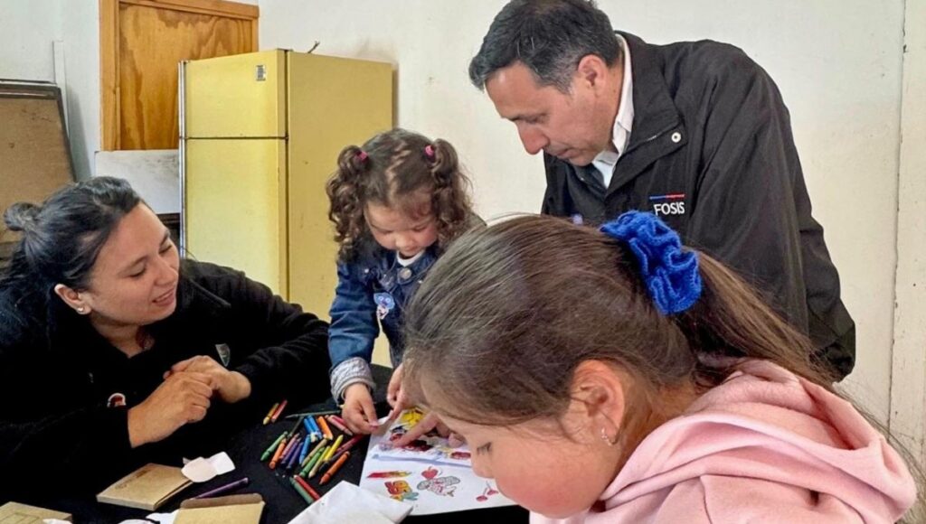 FOSIS promueve en Vichuquén la educación como herramienta de desarrollo familiar y comunitario 1 FOSIS promueve en Vichuquen la educacion como herramienta de desarrollo familiar y comunitario