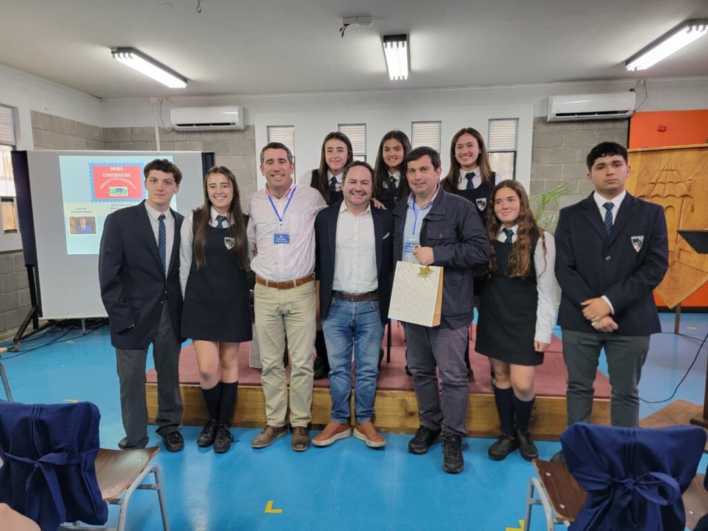 Diputado Benjamín Moreno destaca liderazgo juvenil en conversatorio en Curicó 1 Foto1