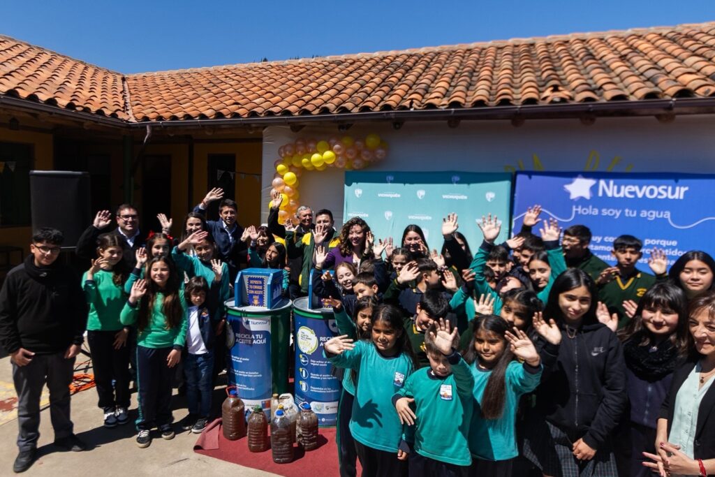 Vichuquén impulsa reciclaje de aceite usado con programa escolar 1 Imagen de WhatsApp 2025 10 22 a las 22.11.09 d9d7a264