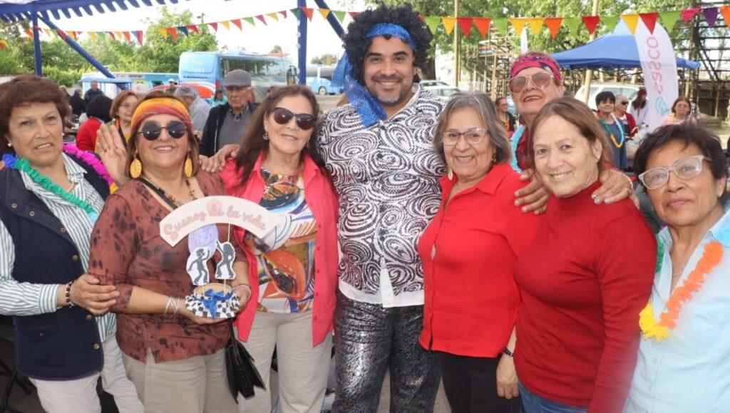 Música, baile y alegría: Más de 100 clubes de adulto mayor de Molina festejaron el “Malón de Sábado por la Tarde” 1 Musica baile y alegria Mas de 100 clubes de adulto mayor de Molina festejaron el Malon de Sabado por la Tarde