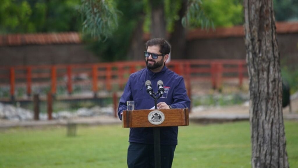 Presidente Boric anuncia aumento del bono de riesgo para Carabineros al máximo permitido por ley 1 Presidente Boric anuncia aumento del bono de riesgo para Carabineros al maximo permitido por ley