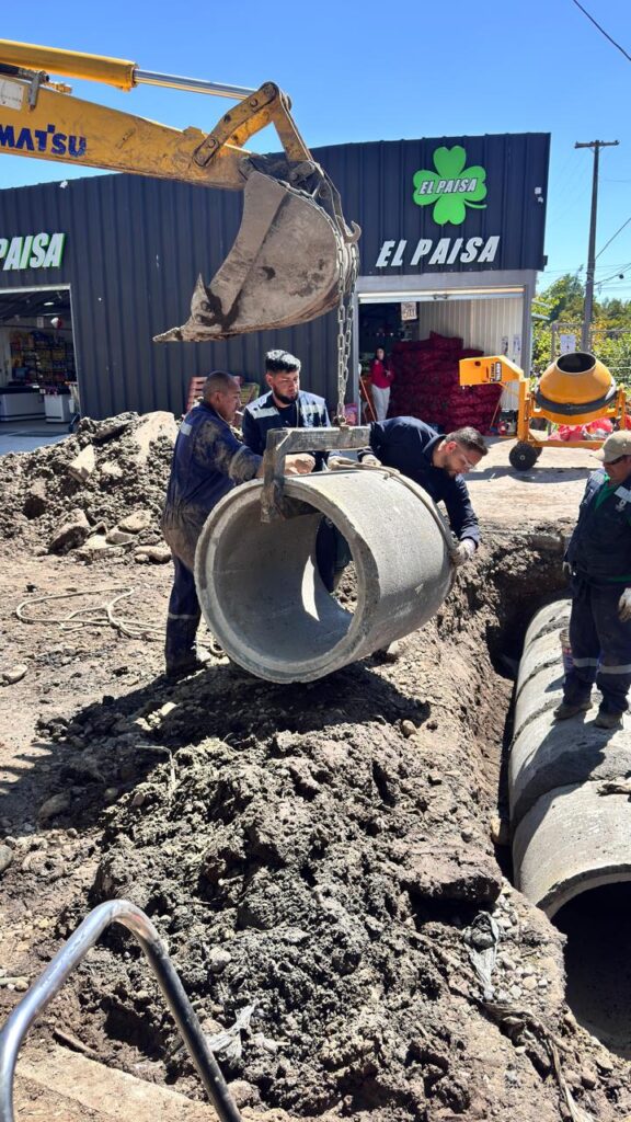 Recambio de tubos en Sarmiento soluciona problema de más de 20 años 1 WhatsApp Image 2025 10 14 at 11.15.31 AM