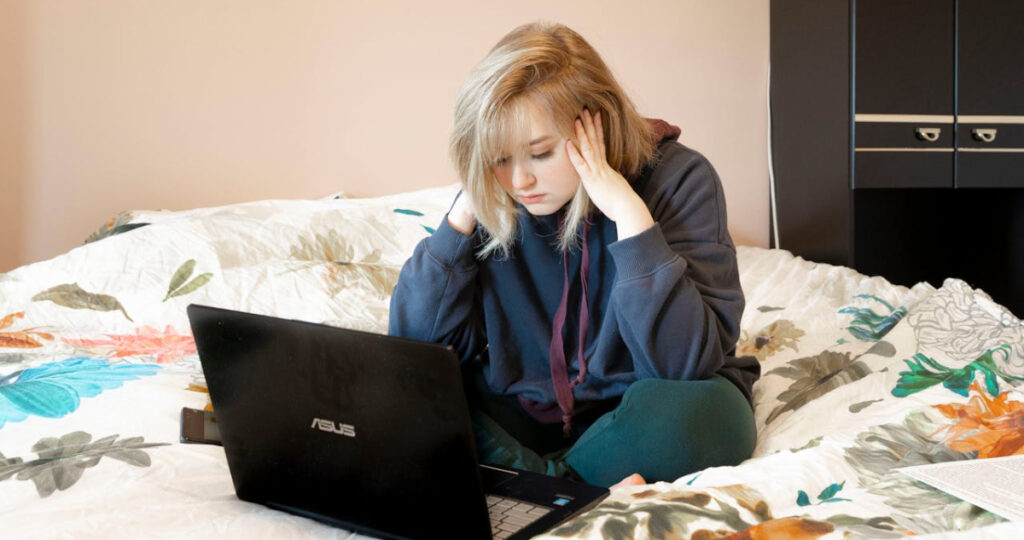 La falta de sueño se alza como nuevo factor de riesgo en el suicidio adolescente 1 adolescentes sueno