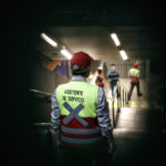 metro suicidios trabajadores impacto emocional scaled 1