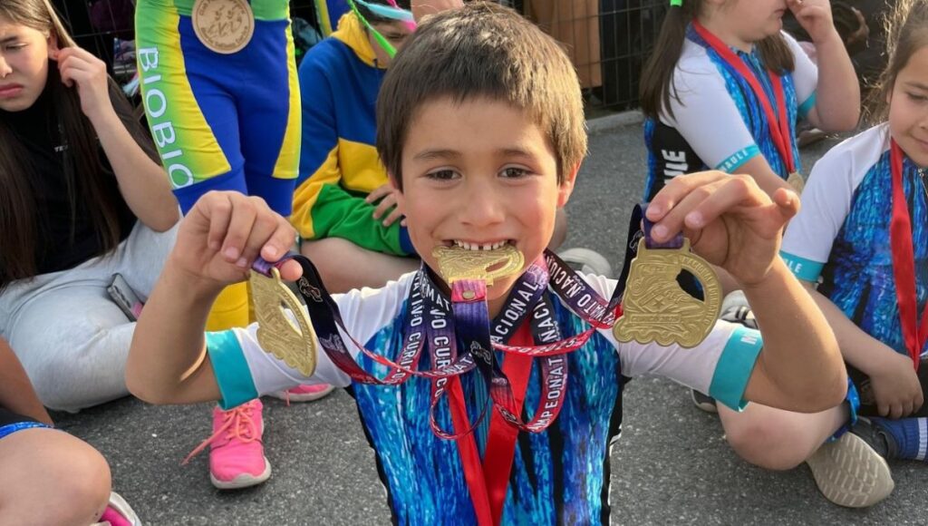 ¡Orgullo vichuquenino! Manuel Ruz se corona Campeón Nacional de Patín Carrera Escolar 2025 1 ¡Orgullo vichuquenino Manuel Ruz se corona Campeon Nacional de Patin Carrera Escolar 2025