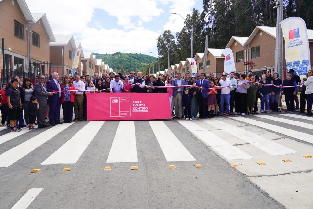 Cien familias de Licantén cumplen el sueño de la casa propia tras más de 20 años de espera 1 581499924 18377029792144325 5669188494128868297 n 1