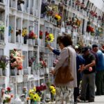 Cementerio municipal recibio masiva visita del dia de Todos Los Santos