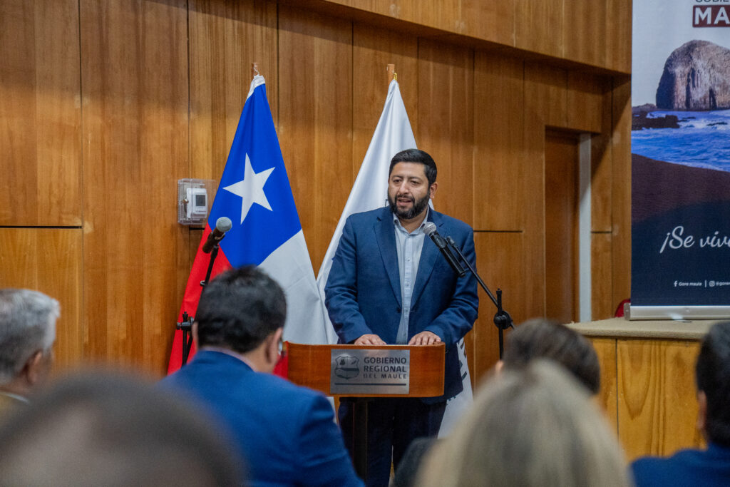 Gobierno Regional y AMUCH impulsan trabajo conjunto para fortalecer la Atención Primaria en el Maule 1 DSC7996 1 2