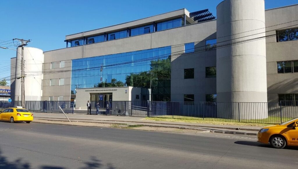 Formalizan a estudiante de 17 anos por detonar fuego artificial dentro de sala en liceo de Teno