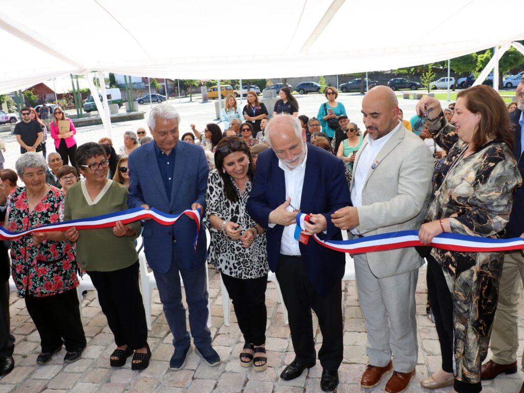 Inauguran Plaza Gabriela Mistral, la tercera más grande de Molina 1 Imagen de WhatsApp 2025 11 03 a las 10.17.40 97aeca42