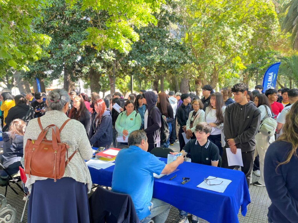Más de 300 estudiantes de Molina reciben Bono Pro-Retención 1 Imagen de WhatsApp 2025 11 03 a las 12.31.16 b25b7008