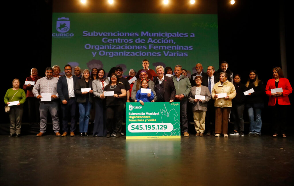 Municipalidad de Curicó entregó más de 70 millones de pesos en subvenciones comunitarias 1 WhatsApp Image 2025 11 06 at 19.59.19
