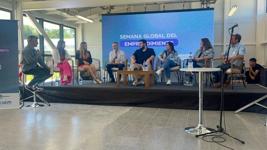 Gobierno del Maule y CRDP fortalecen la integración binacional en la Semana Global del Emprendimiento 2025 1 WhatsApp Image 2025 11 14 at 08.58.34