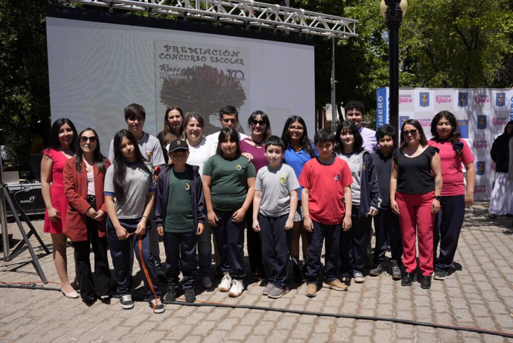 Premian a estudiantes de Rauco en concurso escolar “Raíces, Memoria y Escuela en 100 Palabras” 1 582215439 1147234917538955 8279902940684734644 n