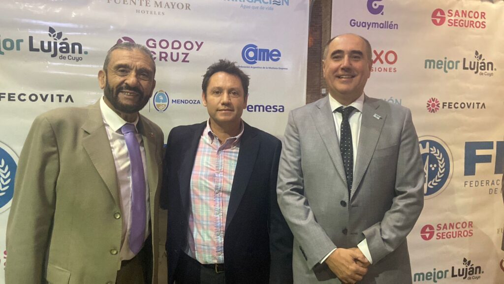 Gobernador del Maule participa en aniversario de la FEM: “Estamos abriendo puertas para que nuestras empresas se instalen en Mendoza” 1 WhatsApp Image 2025 12 05 at 11.31.31
