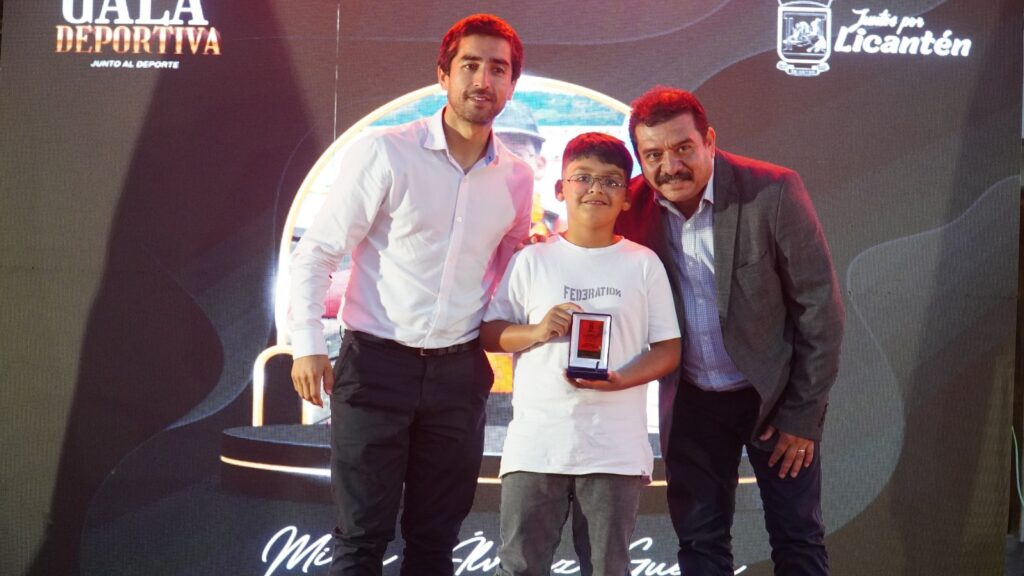 Licantén celebró a sus deportistas en la Gala del Deporte 2025 1 WhatsApp Image 2025 12 30 at 12.26.06
