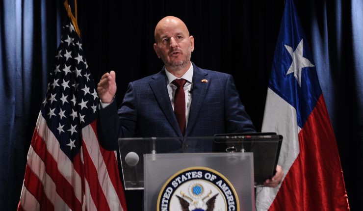 Embajador de EE.UU. responde a Boric por críticas a líderes “serviles” a Trump 1 A UNO 1701699 740x430 1