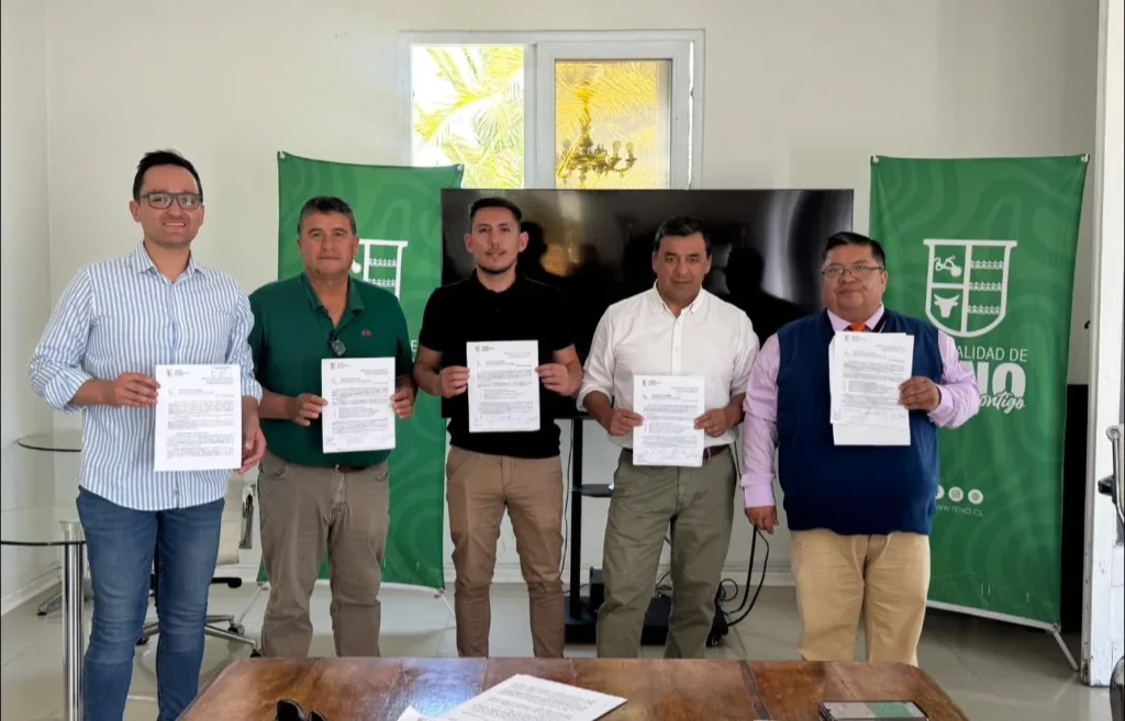 Concejales de Teno impulsan remoción del administrador municipal 1 Cuatro concejales de Teno solicitan sesion extraordinaria para votar la remocion del administrador municipal 1