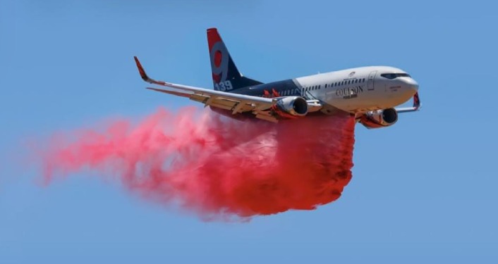Avión tanquero 737 refuerza combate de incendio en Cauquenes 1 image