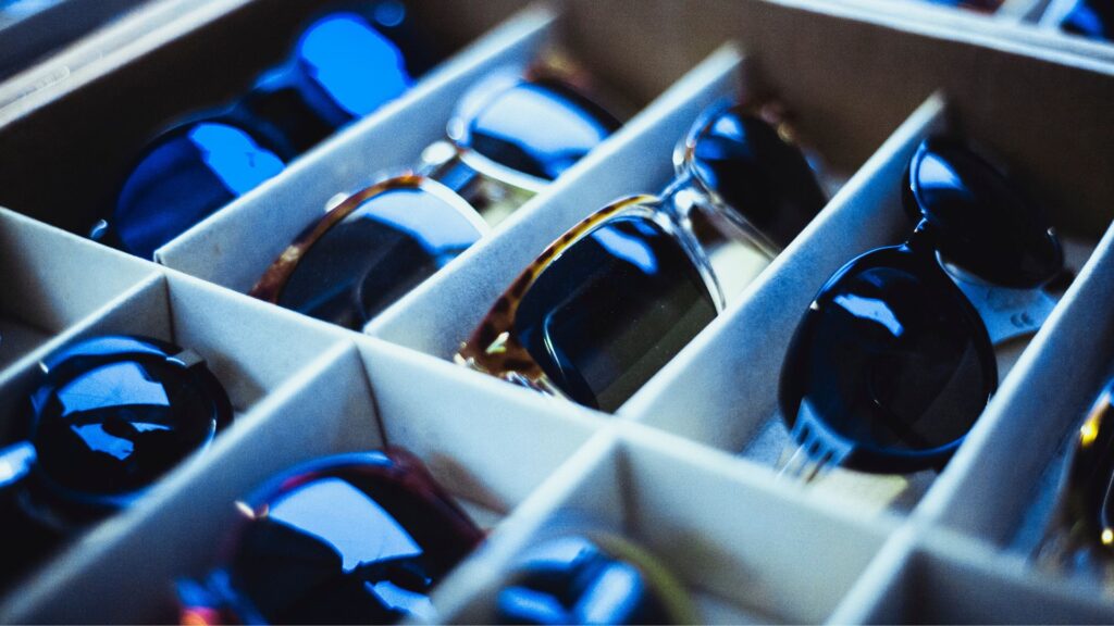 anteojos de sol referencial