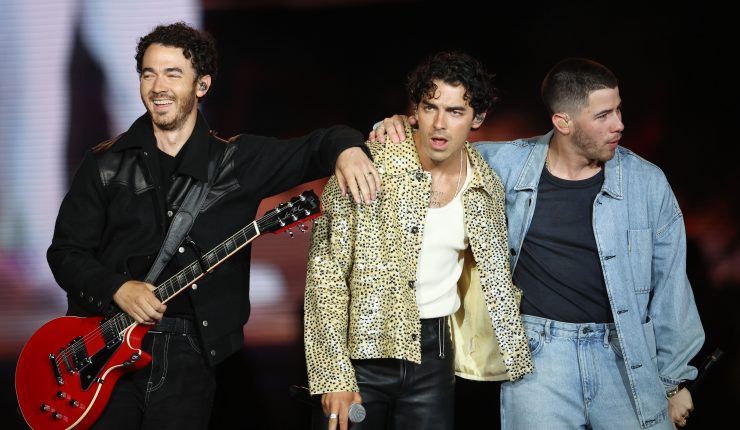 8022125102001 740x430 1