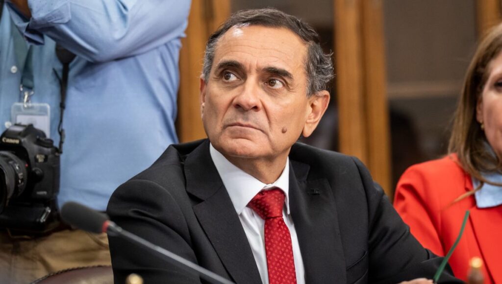 Diputado Javier Munoz expone crisis habitacional trabas en reconstruccion y cuestiona practicas de constructoras