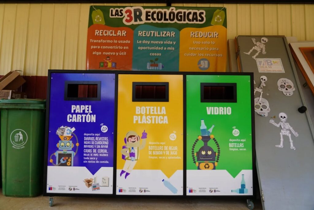 Licantén: Escuela Los Copihues realiza charla ambiental para fomentar el reciclaje en estudiantes 1 654583133 18393715066144325 841121856180657223 n