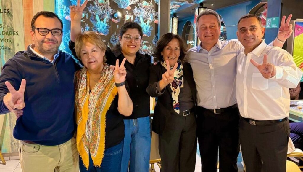 Alvaro Ortiz asume la presidencia de la Democracia Cristiana tras amplia victoria interna