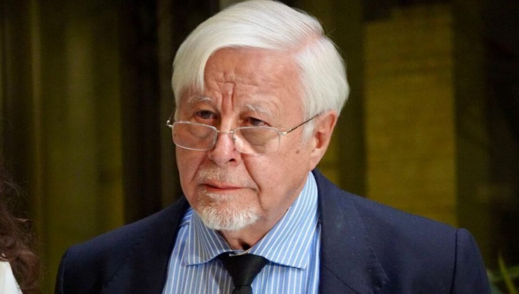 Diputado Celedon critica imagen de Donald Trump vestido de Jesus y lo acusa de usar el nombre de Dios en vano