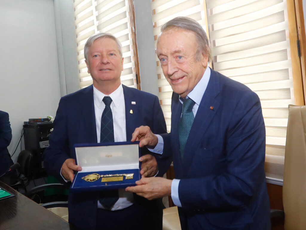 Foto 2 Llaves de la Ciudad. 2