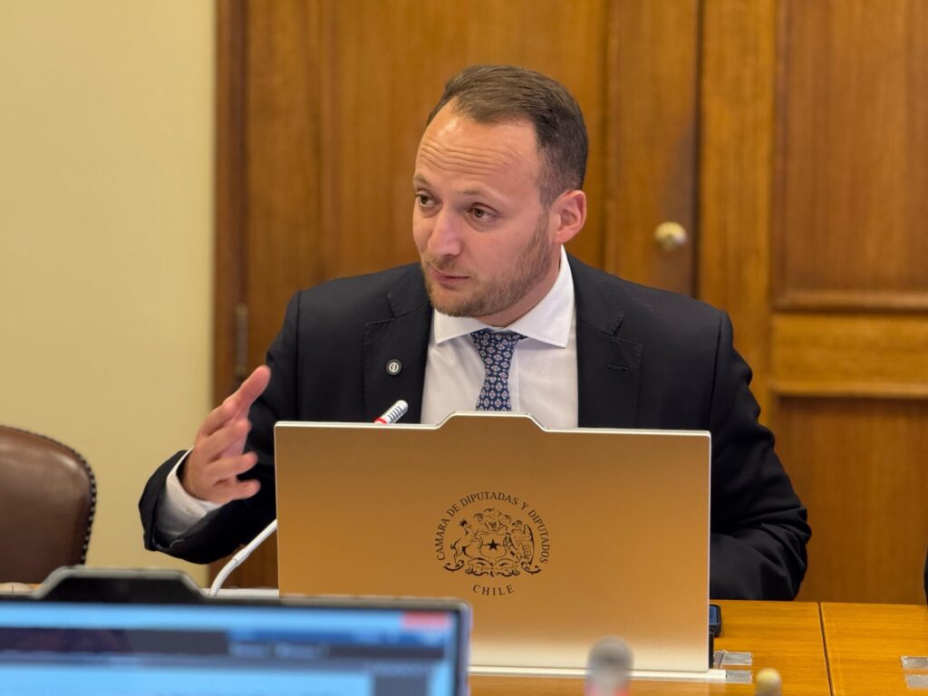 Foto Diputado Jorge Guzman celeridad ley adopcion y ley envejecimiento