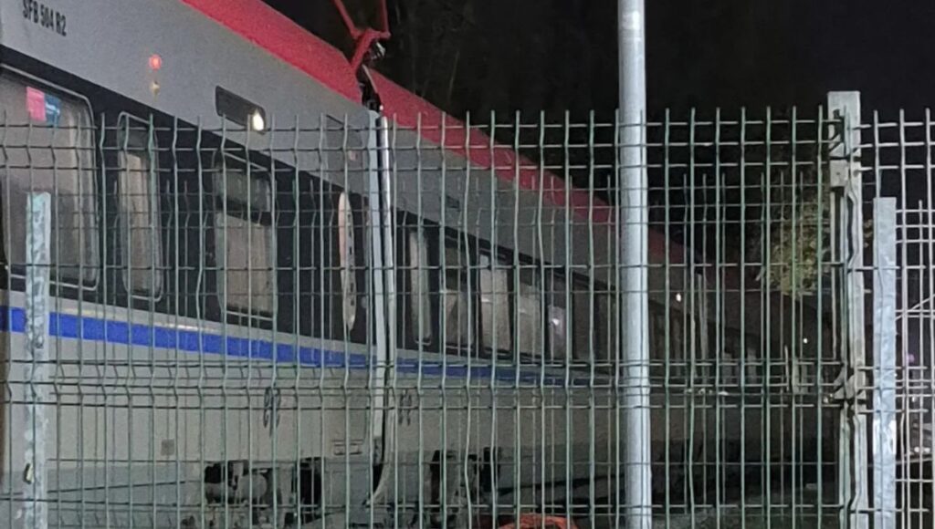 Hombre muere tras ser atropellado por tren en cruce ferroviario de Talca
