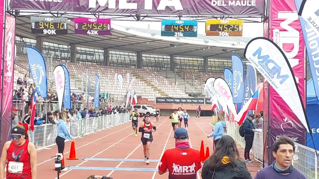 Jean Michel Aste de Santiago gana la prueba 90K en la Maraton del Maule 2026