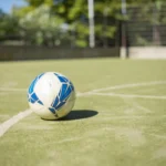 balon cancha cesped
