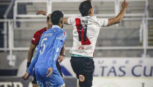 Curico Unido rescata agonico empate ante San Marcos de Arica en La Granja