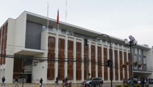 Ex funcionarios de Delegacion Presidencial de Curico acusan retraso en pagos tras despidos