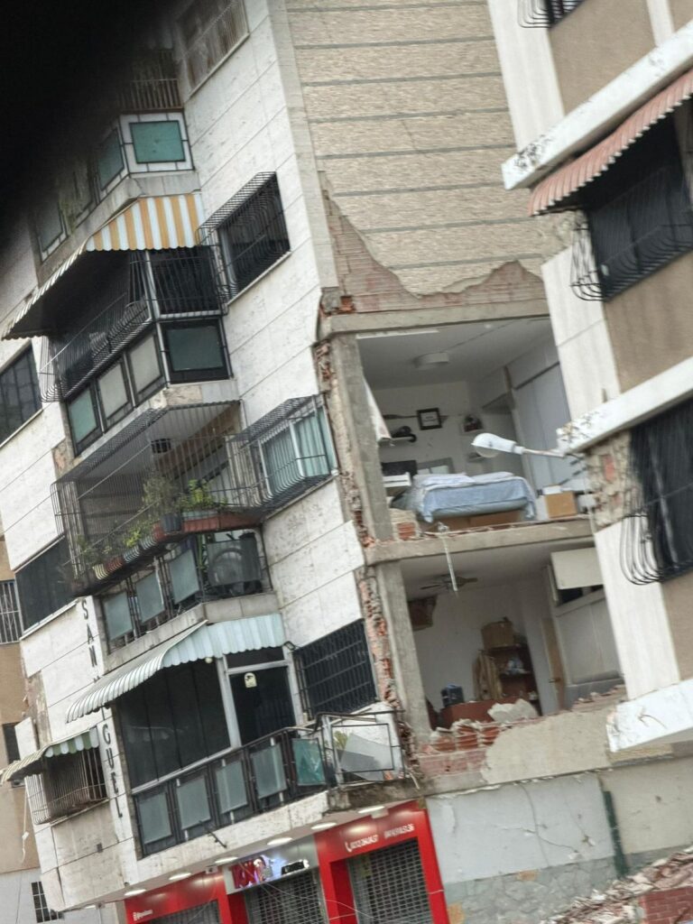 Terremoto de magnitud 7,1 sacude Venezuela y activa alertas de tsunami en el Caribe 2 2d750bba 81a1 4a87 9464 a6b3d0ed9822