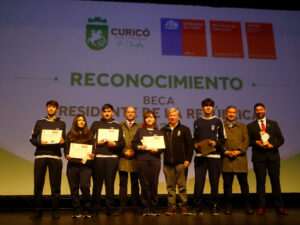 FOTOGRAFIA 1 ENTREGA DE BECAS 1