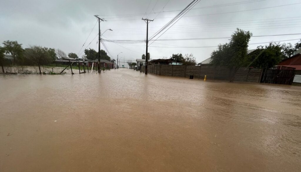 LICANTEN INUNDACION LLUVIAS