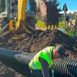 Municipalidad de Pelluhue continúa recuperación y mejoramiento de caminos en distintos sectores