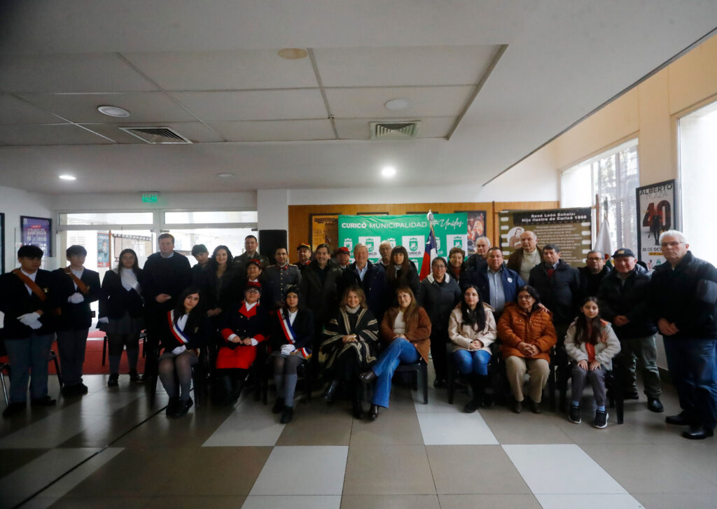 Foto 1 Izamiento Pablellon Nacional
