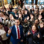 Vecinos de Sarmiento visitan el Congreso Nacional y conocen Valparaíso gracias a invitación del diputado Javier Muñoz