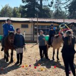 Impulsan la autonomía de personas con discapacidad en Molina a través de la equinoterapia