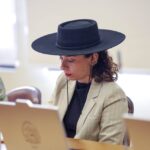 Diputada Javiera Rodríguez denuncia a académico UC por mensaje alusivo a violencia y se reunirá con rector este jueves
