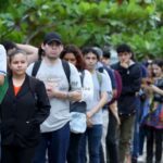 Ninis chilenos: Más de uno de cada cinco jóvenes de 25 a 34 años no estudia ni trabaja